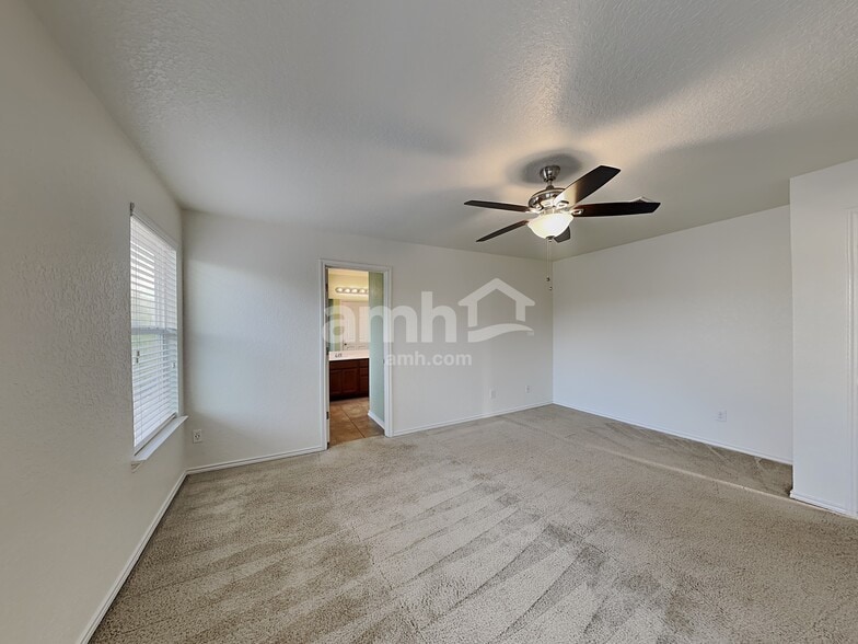 Building Photo - 12003 Allard Bluff