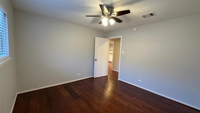 Building Photo - 11527 Cedar Creek Dr