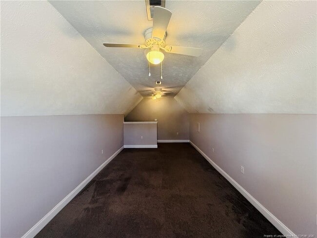 Building Photo - 318 Hawthorn Dr