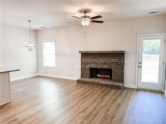 Building Photo - 6320 Pine St