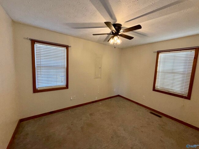 Building Photo - 412 Pearl St SW