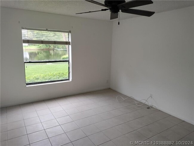 Building Photo - 3050 NW 42nd Ave