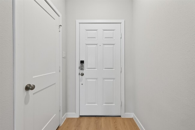 Building Photo - 3903 Flora Fld Dr