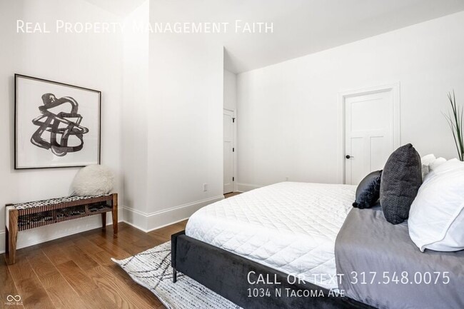 Building Photo - 1034 N Tacoma Ave