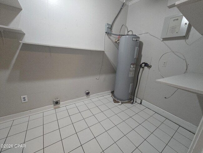 Building Photo - 215 S Kimbrel Ave