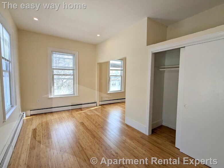 Building Photo - 19 Cameron Ave