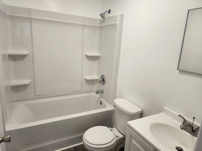 Building Photo - 39 Simonds Dr