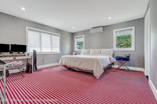 Building Photo - 410 Wells Ave