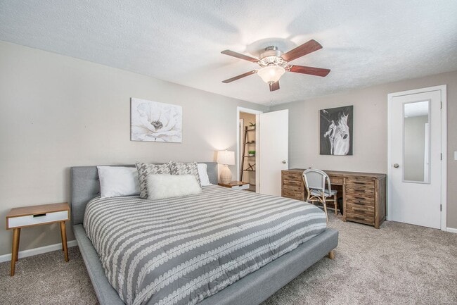 Building Photo - Adorable Millard Home