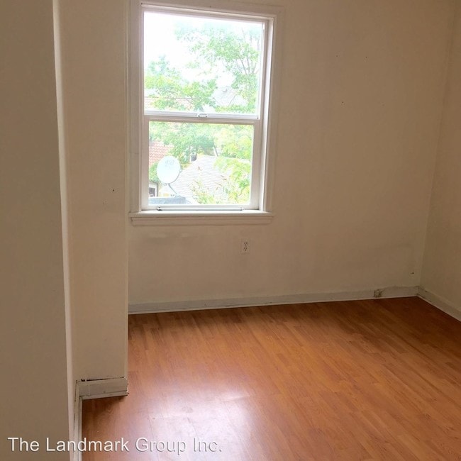 Building Photo - 3216 E Madison St