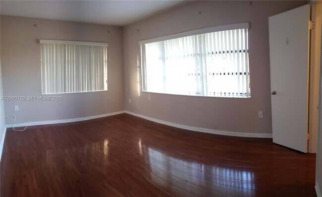 Building Photo - 13934 SW 90th Ave