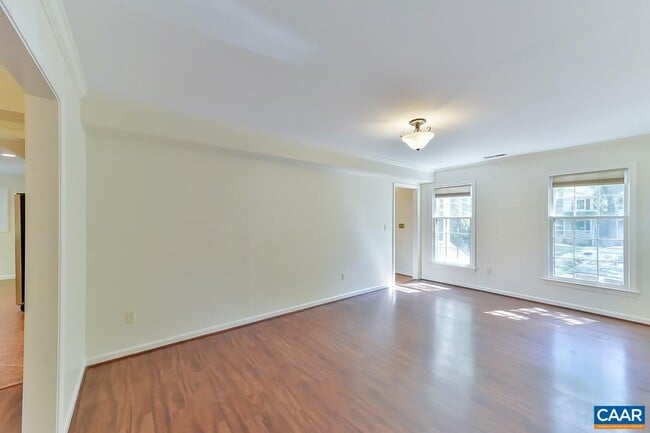 Building Photo - 1012 Wildmere Pl