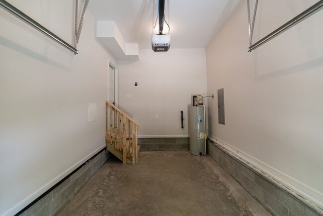 Building Photo - Gorgeous Single Family Home