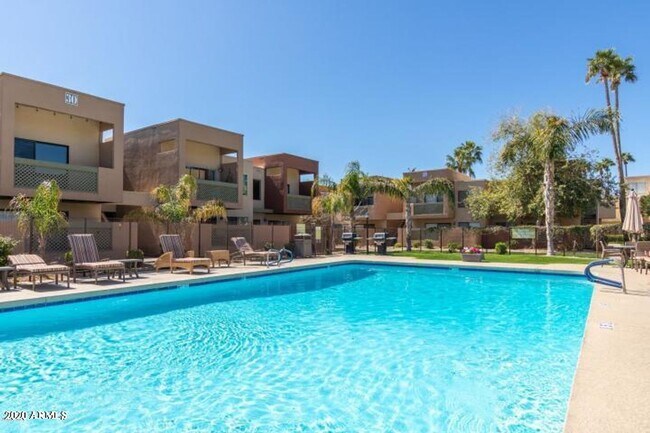 Building Photo - Two bedroom, two bathroom Scottsdale Condo!