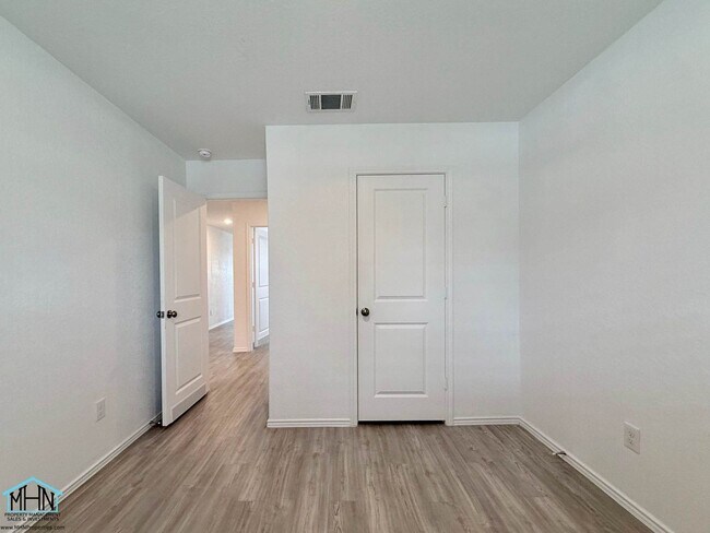 Building Photo - 5506 Basil Chase