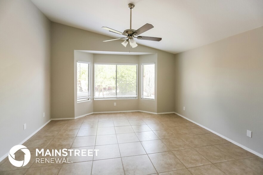 Building Photo - 8612 W Mohave St