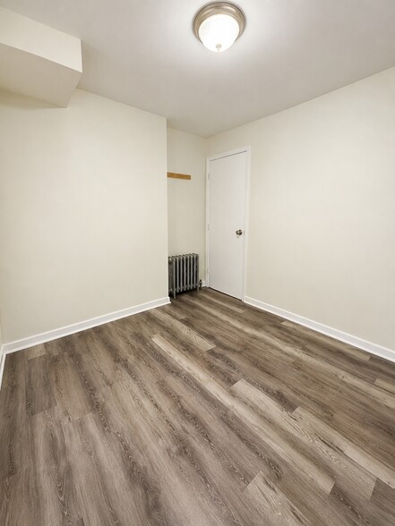 Bedroom 3 - 140 E Jersey St