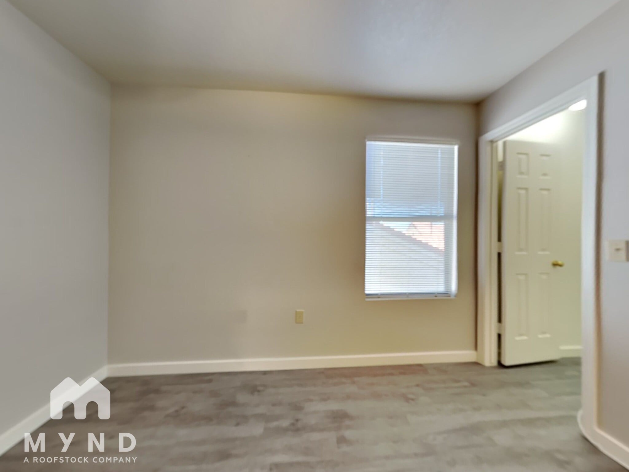 Building Photo - 634 N Quartz St