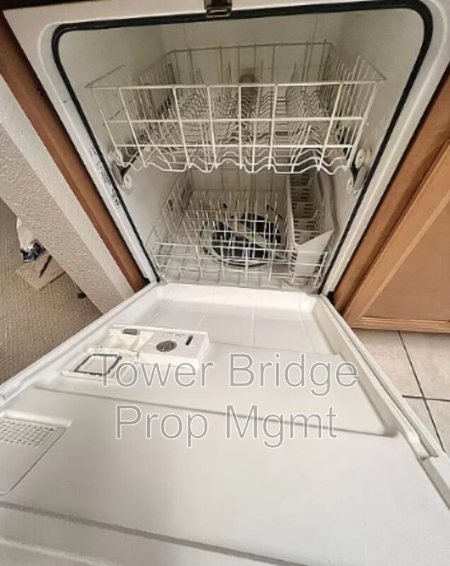 Building Photo - 11150 Trinity River Dr