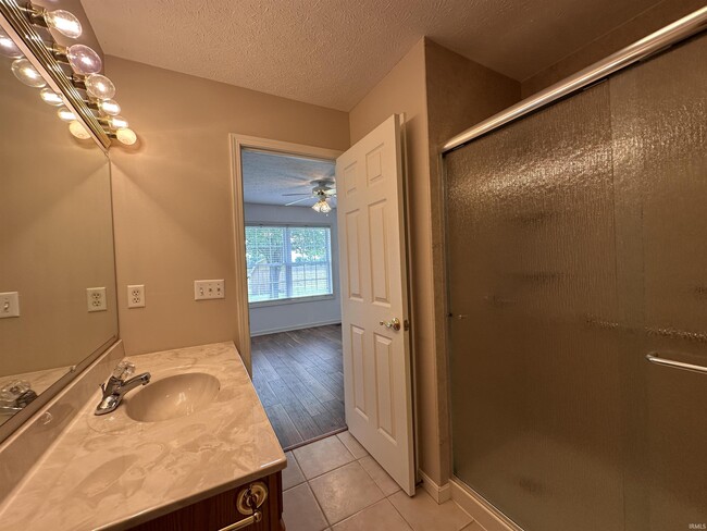 Building Photo - 7411 Bent Branch Dr