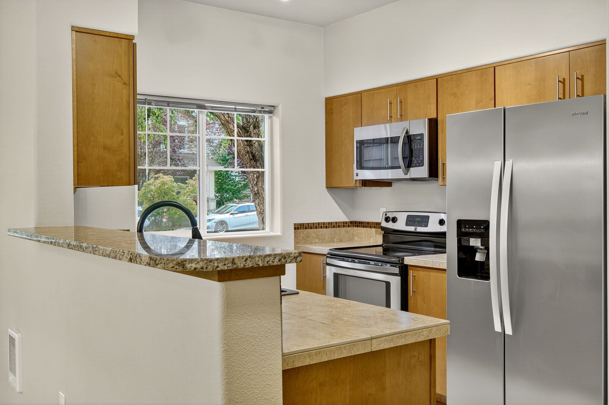 Building Photo - 10664 NE Holly St