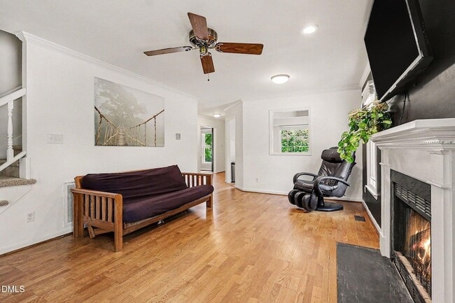 Building Photo - 302 Hutchins Dr