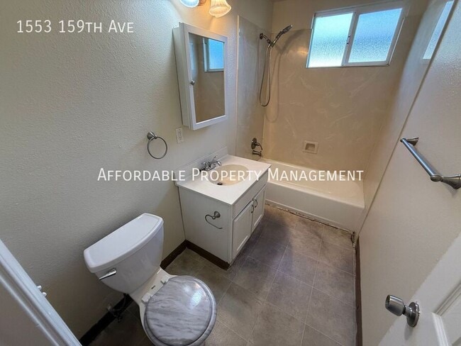 Building Photo - 1553 159th Ave