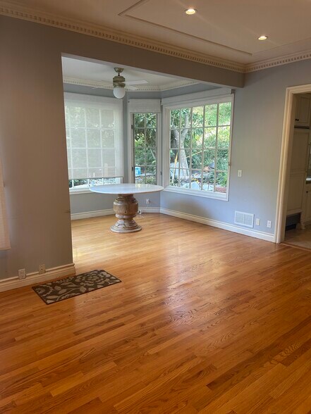 Building Photo - 1400 Calle del Jonella