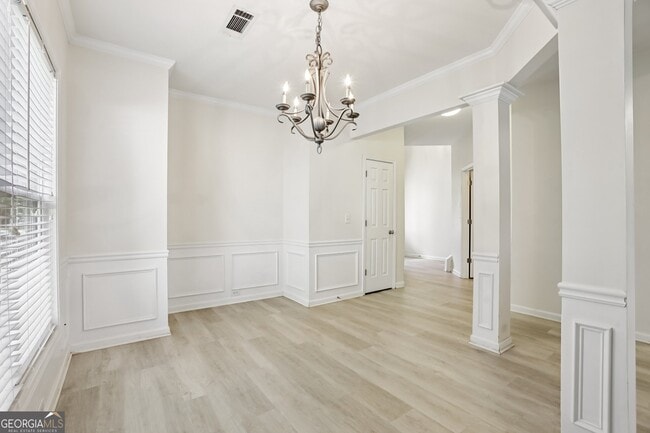 Building Photo - 5940 Bentley Way