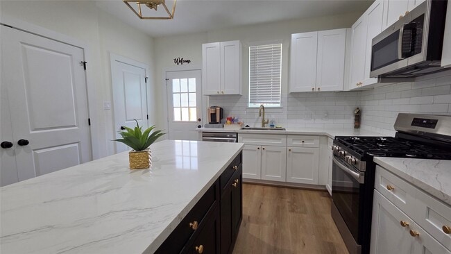 Building Photo - 8113 Miley St