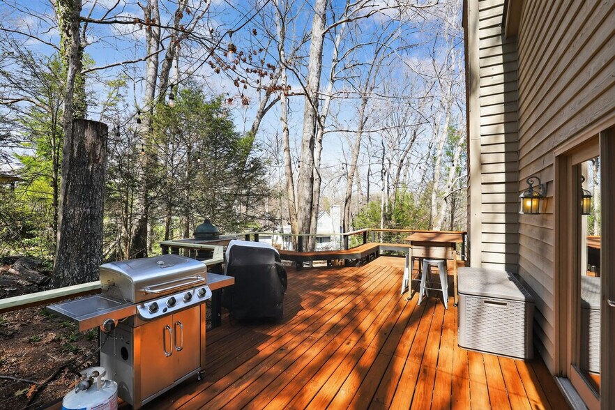 Building Photo - 6 Hunters Ridge Dr