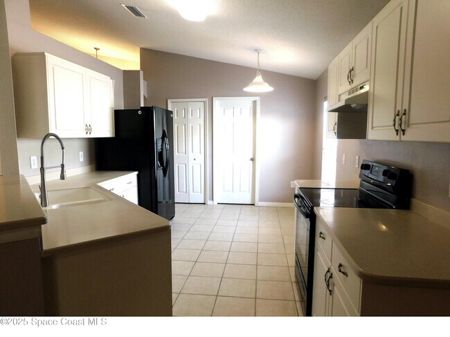 Building Photo - 4115 Barna Ave
