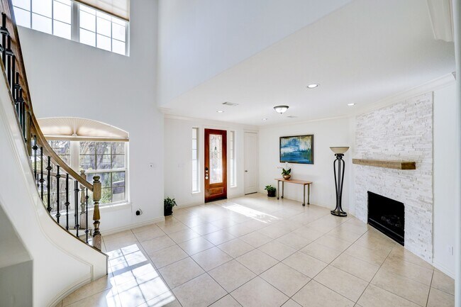 Building Photo - 14470 Summerleaf Ln