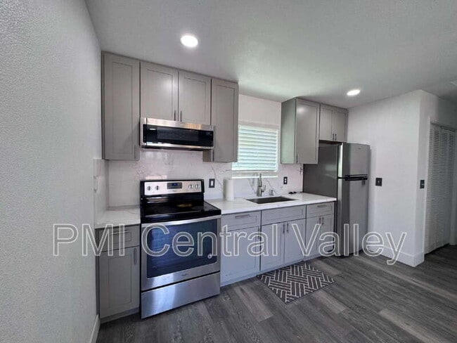 Building Photo - 5034 John Wayne Dr