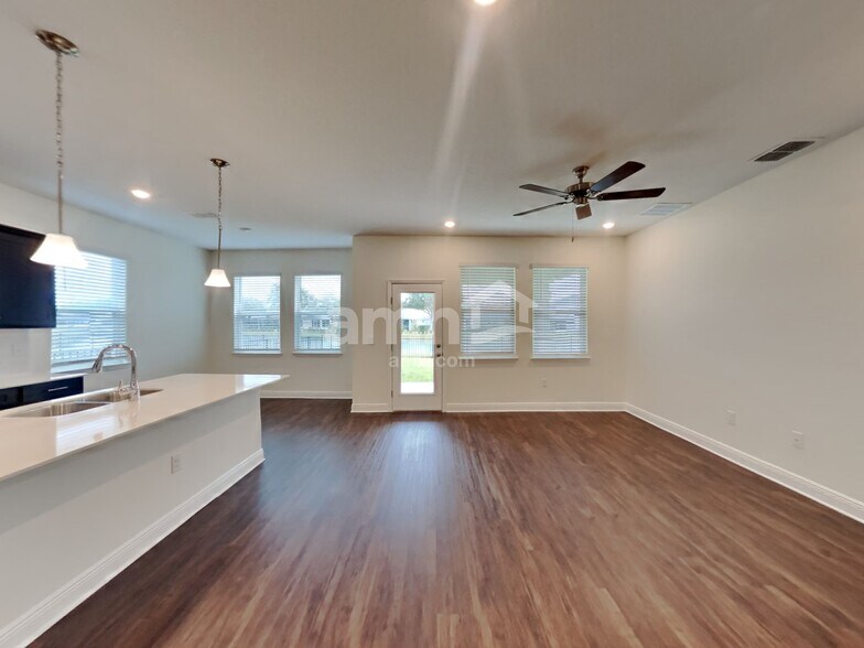 Building Photo - 6318 Emerald Hls Wy