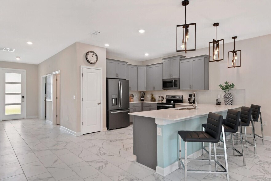 Building Photo - 2881 Stanza Ct