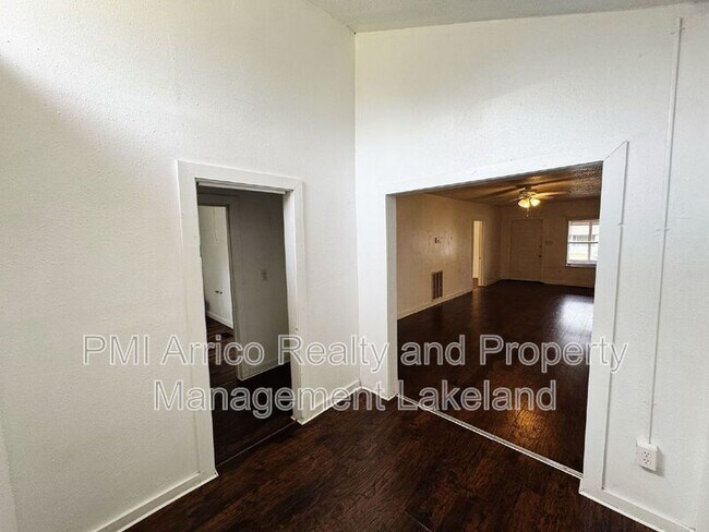 Building Photo - 5608 Old Rd 37