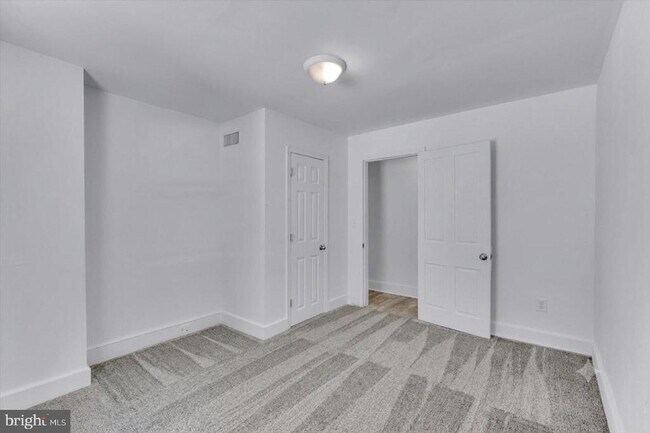 Building Photo - 58 Irish Ln