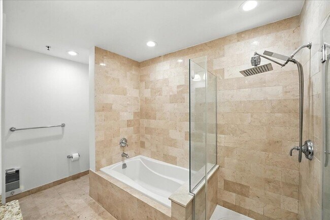 Building Photo - 15 FREEDOM Way