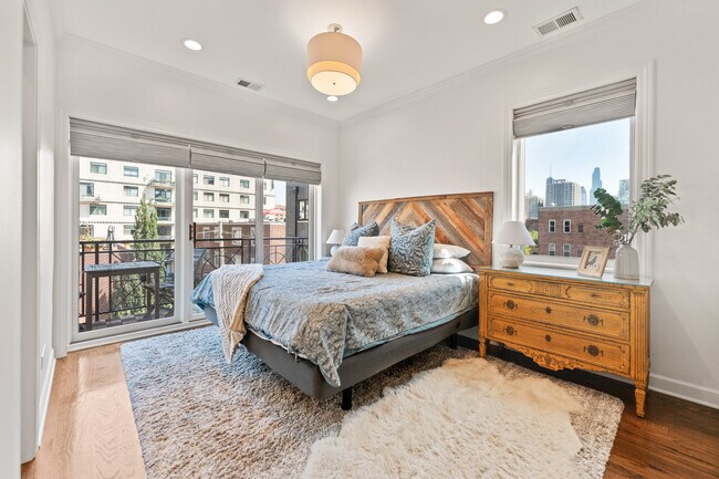 Building Photo - 840 W Erie St