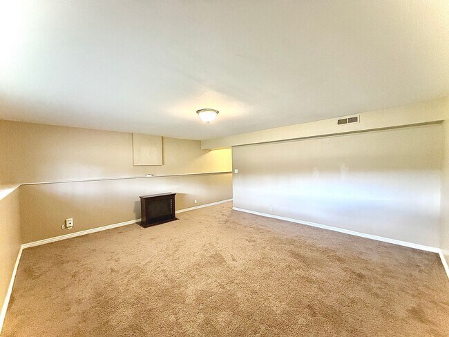 Building Photo - Jeremy Ranch Retreat – Available Now