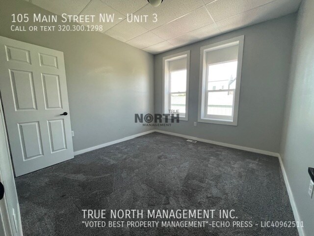 Building Photo - 105 Main St