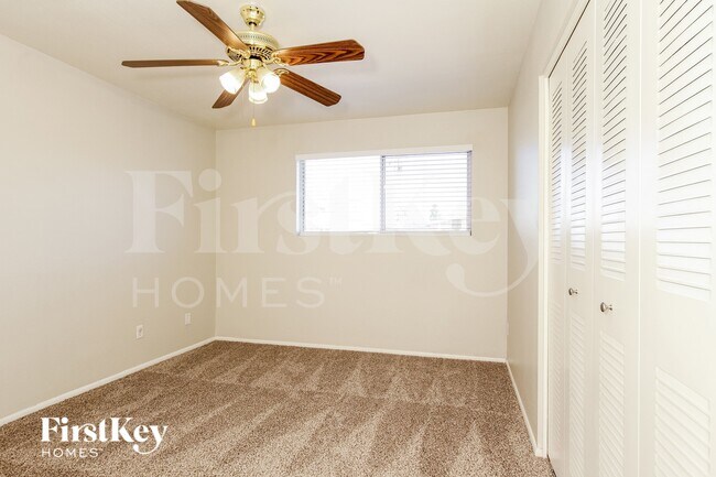 Building Photo - 3301 W Mountain View Rd