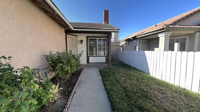 Building Photo - Charming 2 Bedroom 2 Bath home in Perris!
