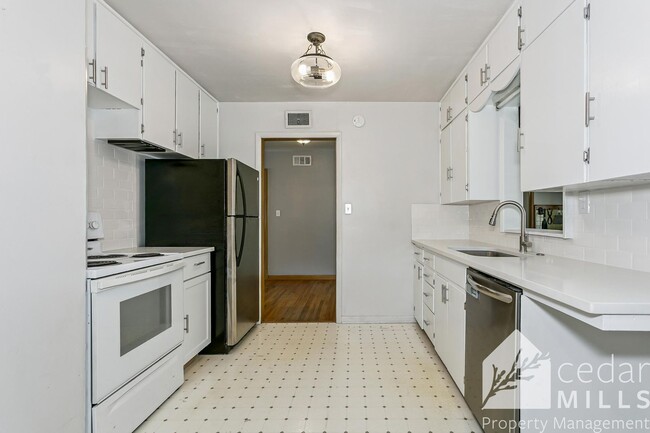 Building Photo - 3 Bedroom Home by St. Joe
