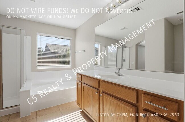 Building Photo - 12541 W Woodland Ave