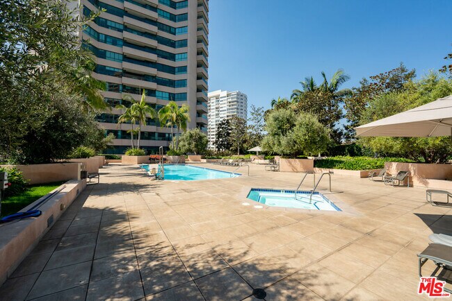 Building Photo - 10490 Wilshire Blvd