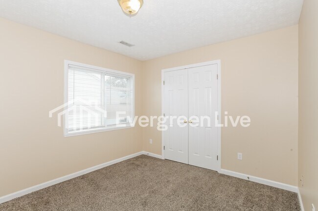 Building Photo - 1228 Sunset Dr