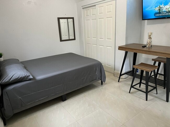 Building Photo - 445 NE 109th St