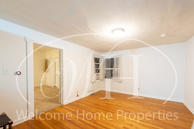 Building Photo - 1323 Walla Walla Ave